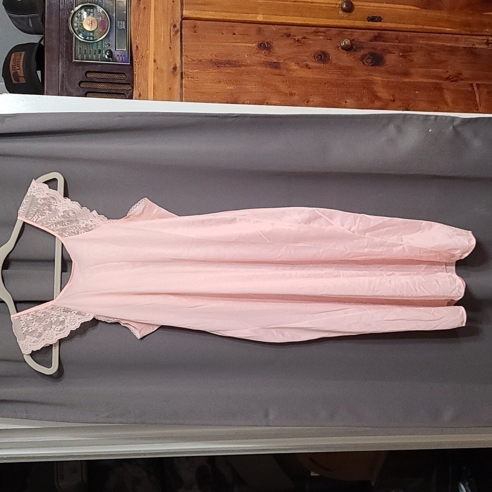 VTG Dreamwear Nightgown Pink Lace Trim Embroidered Flowers USA Size M EUC - Picture 5 of 7